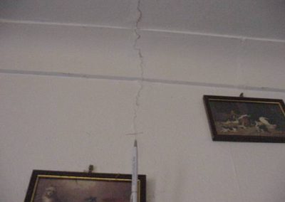 Crack in wall and ceiling